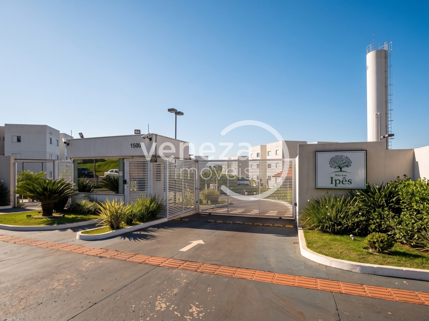 Apartamento para venda no Ouro Verde em Londrina com 76,24m² por R$ 190.000