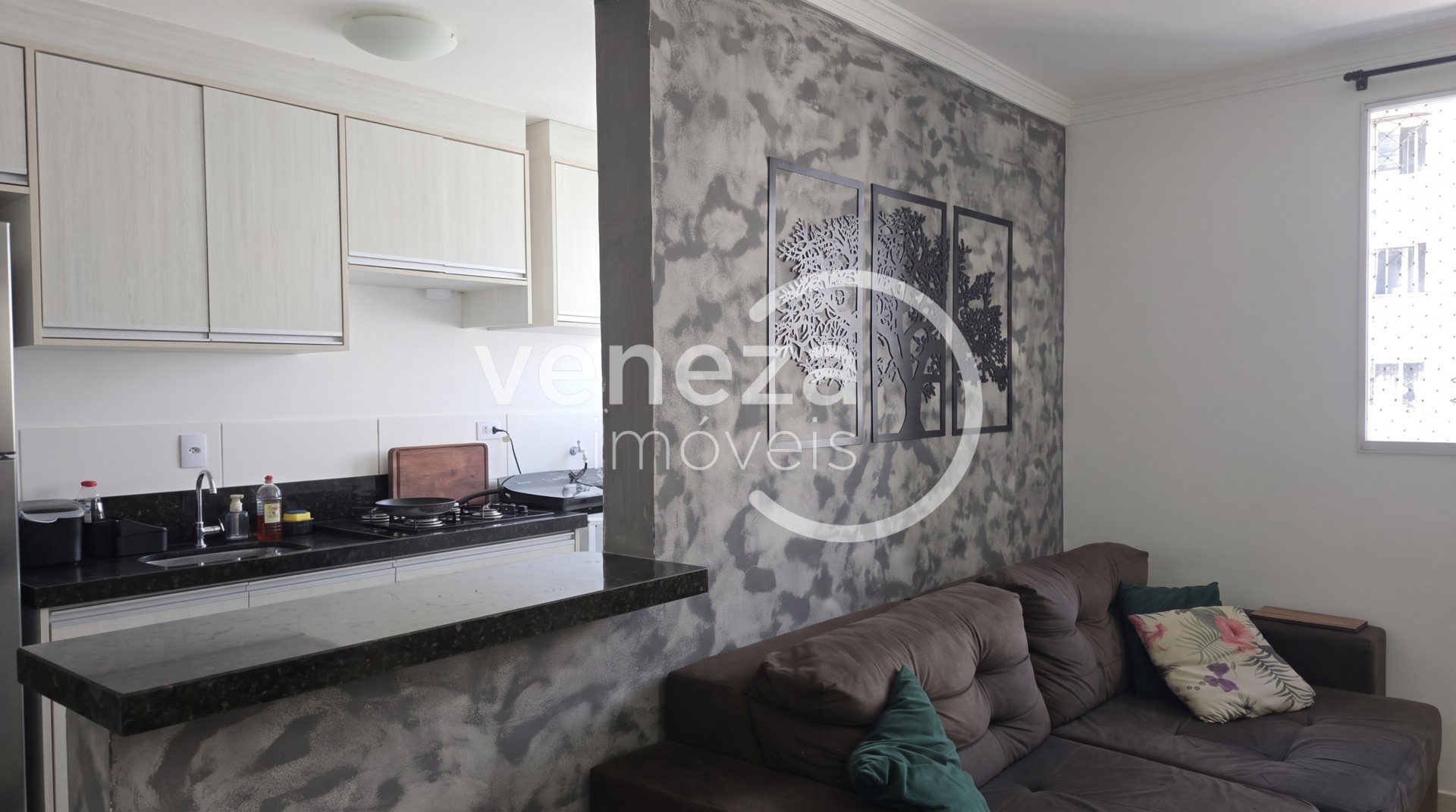 Apartamento para venda no Gleba Palhano em Londrina com 78,01m² por R$ 280.000