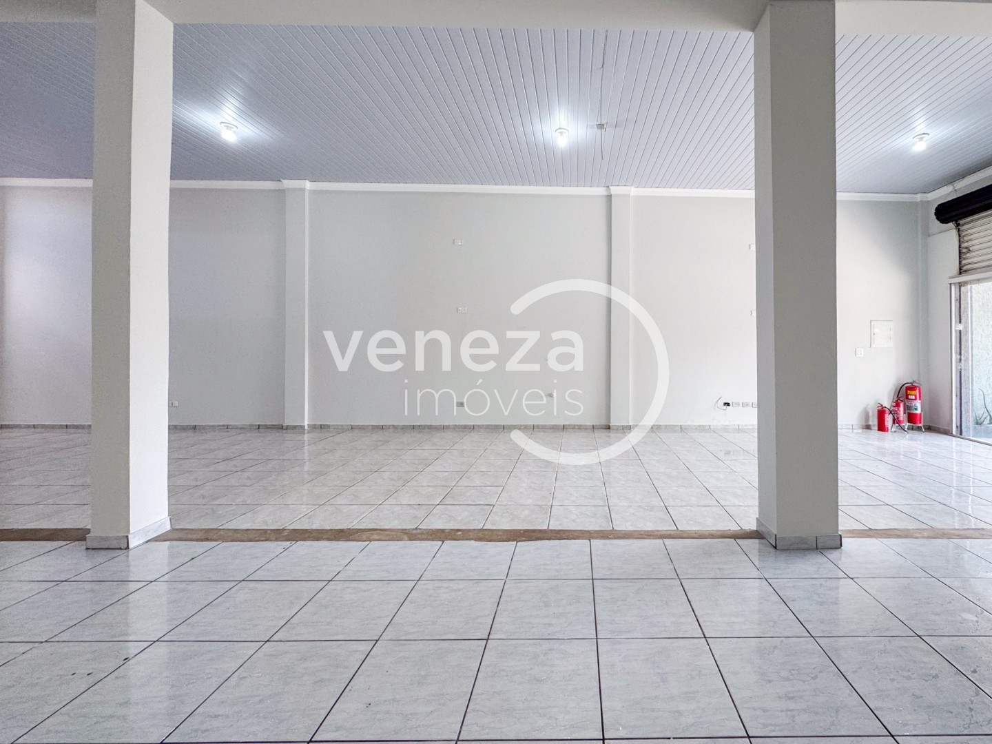 Salão-loja para locação no bairro Industrial de Londrina - Foto 11