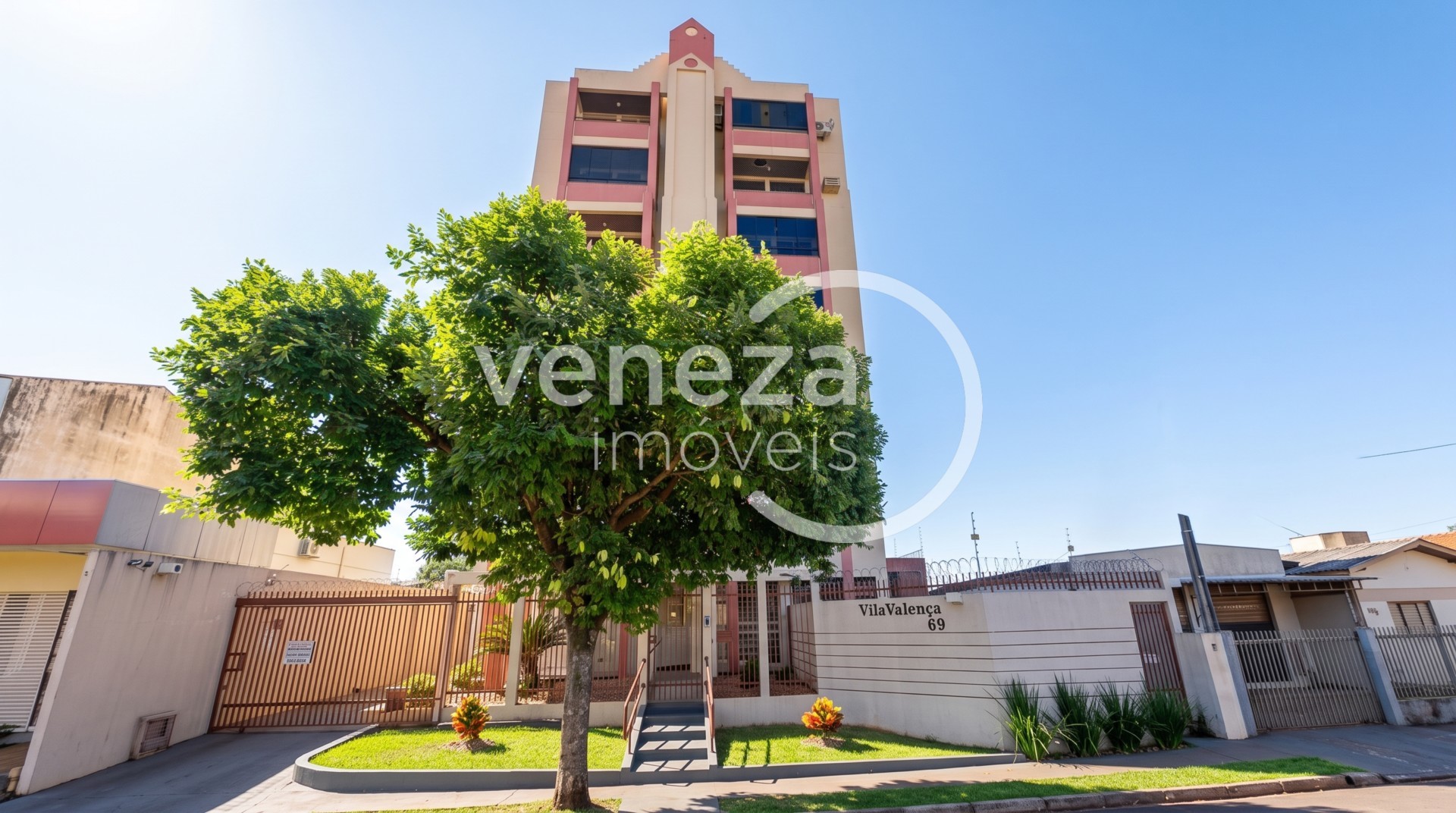 Apartamento para venda no Vila Balarotti em Londrina com 109m² por R$ 320.000