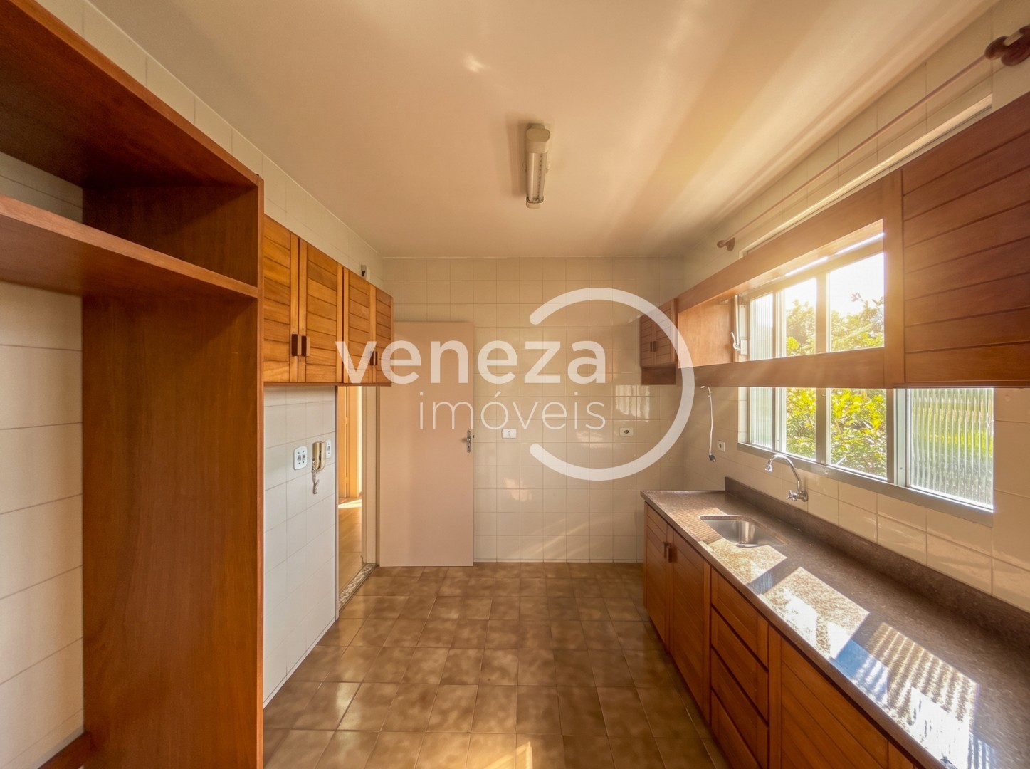 Apartamento para locação no bairro Vila Larsen 1 de Londrina - Foto 17