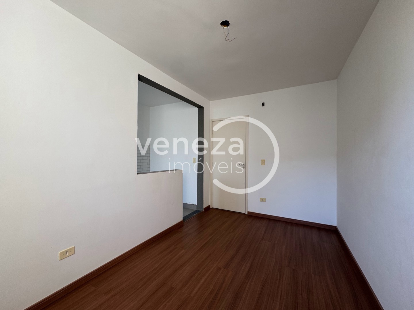 Apartamento para venda no Gleba Fazenda Palhano em Londrina com 77m² por R$ 267.000