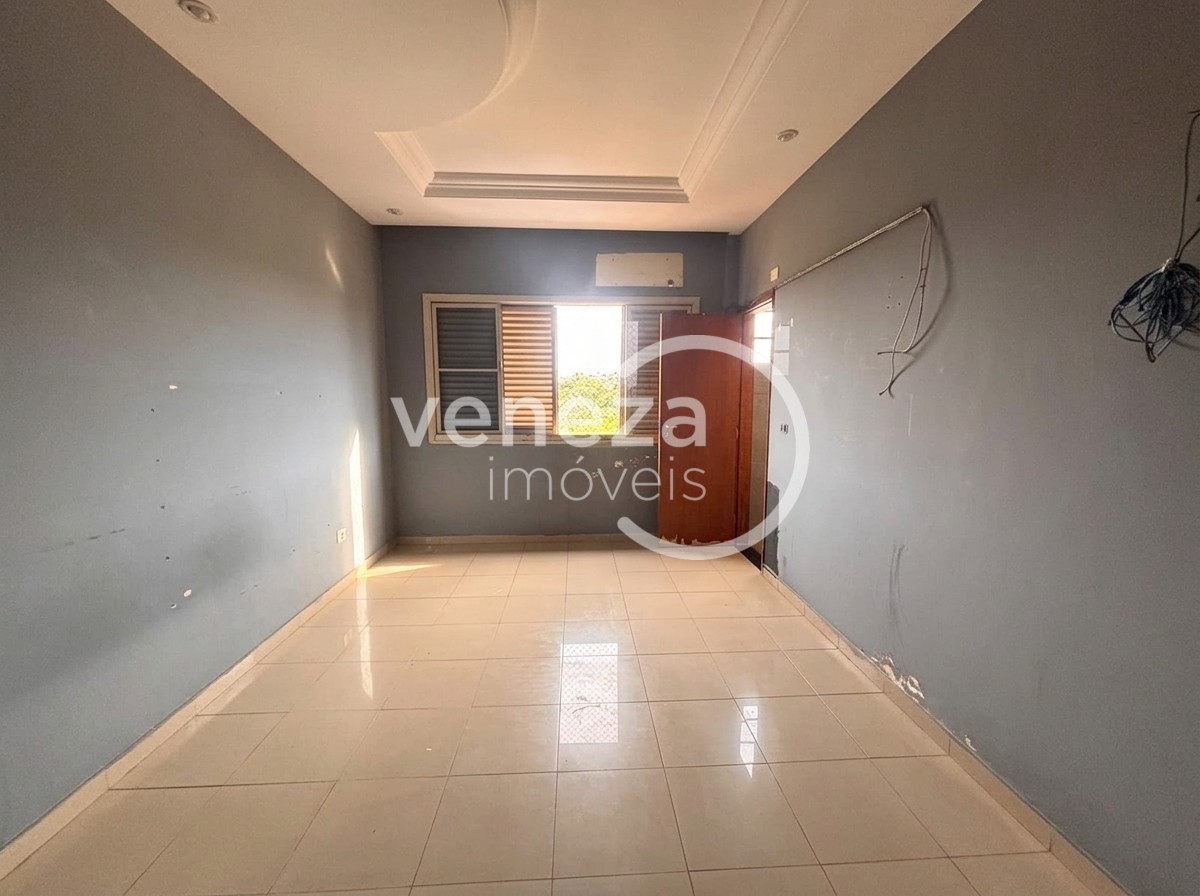 Apartamento para venda no bairro Vila Ipiranga de Londrina - Foto 4