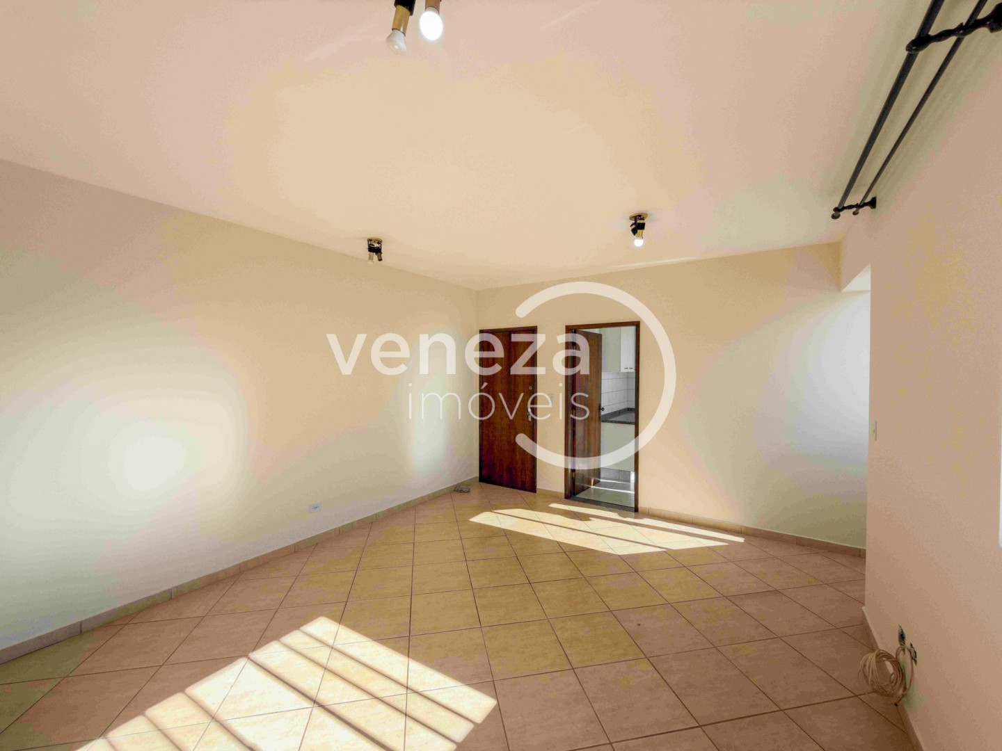 Apartamento para locação no bairro Centro de Londrina - Foto 4