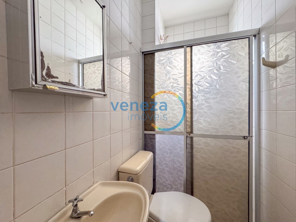 Apartamento para locação no bairro Gleba Palhano de Londrina com 42.96m<sup>2</sup> útil, 2 quartos, 1 vaga de garagem