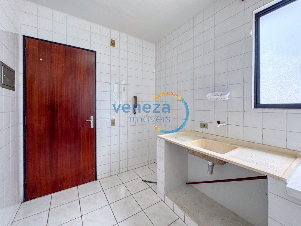 Apartamento para locação no bairro Gleba Palhano de Londrina com 42.96m<sup>2</sup> útil, 2 quartos, 1 vaga de garagem