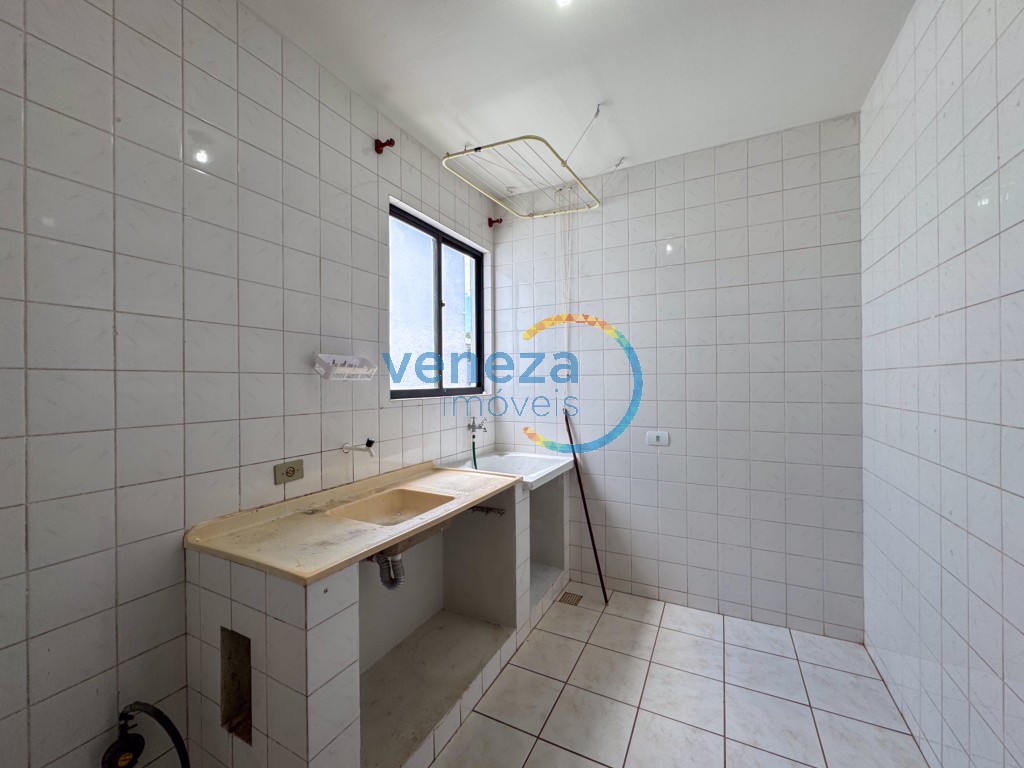 Apartamento para locação no bairro Gleba Palhano de Londrina com 42.96m<sup>2</sup> útil, 2 quartos, 1 vaga de garagem