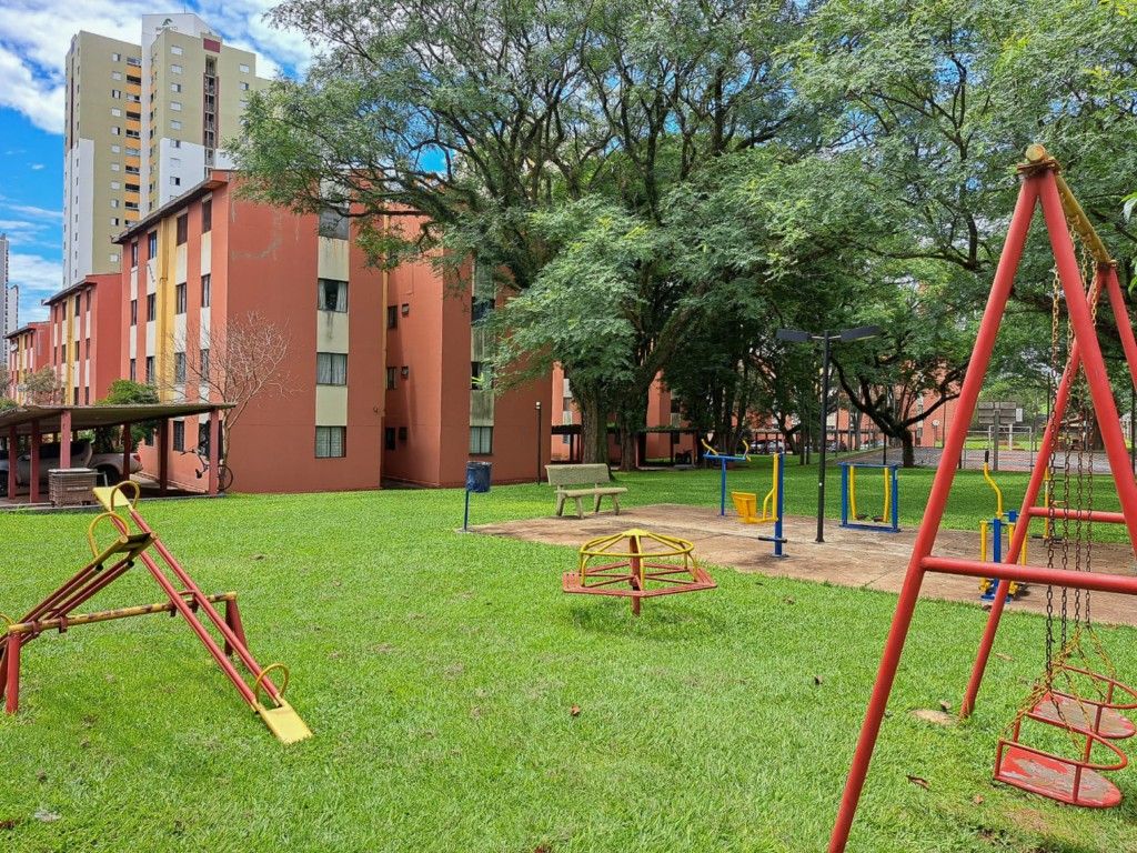 Apartamento para locação no bairro Gleba Palhano de Londrina com 42.96m<sup>2</sup> útil, 2 quartos, 1 vaga de garagem