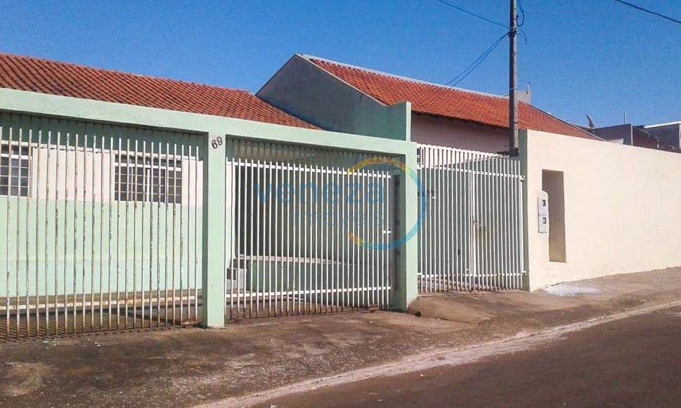 Casa Residencial para venda no Jose Garcia Molina em Londrina com 250m² por R$ 245.000,00