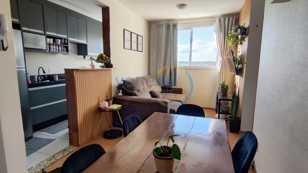 Apartamento para venda no Boulevard em Londrina com 81m² por R$ 215.000,00