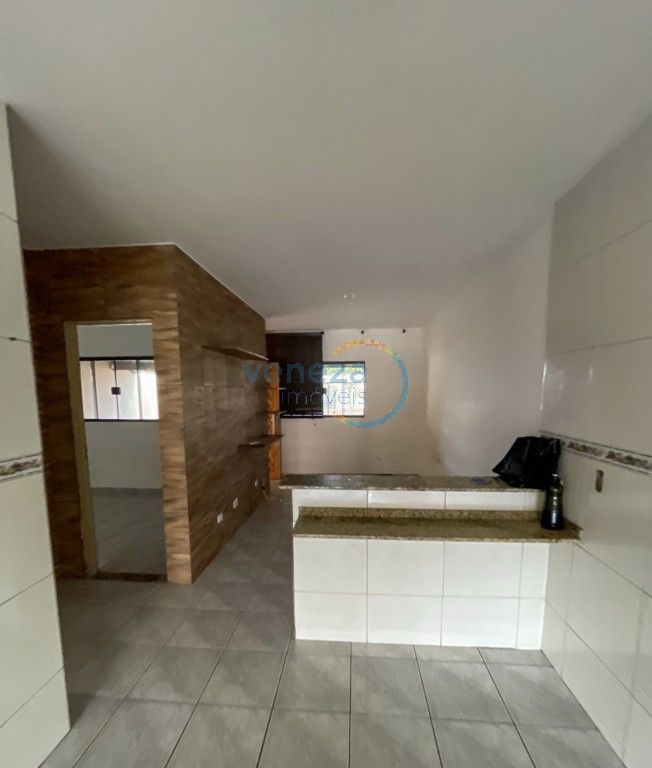 Casa Residencial para venda no Aquilles Sthengel em Londrina com 82m² por R$ 300.000,00