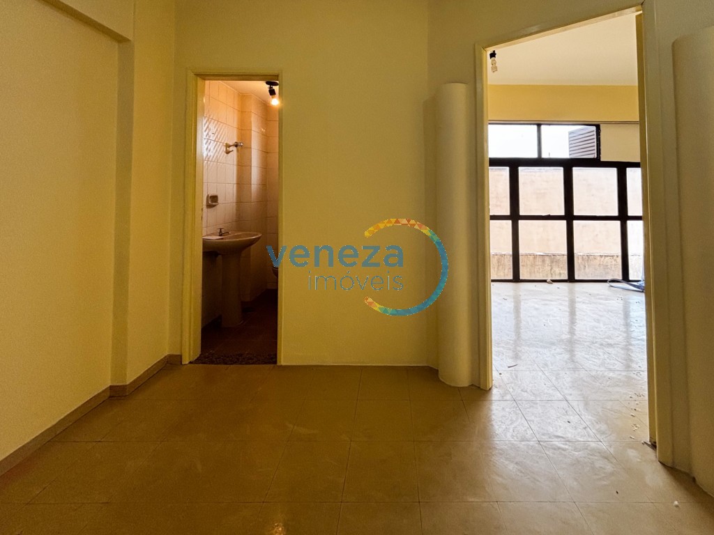 Sala à venda no bairro Centro de Londrina com 30m<sup>2</sup> útil, 1 vaga de garagem