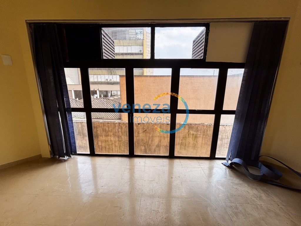 Sala à venda no bairro Centro de Londrina com 30m<sup>2</sup> útil, 1 vaga de garagem