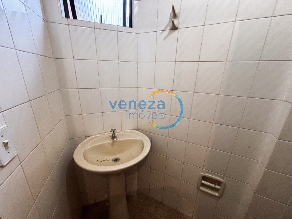 Sala à venda no bairro Centro de Londrina com 30m<sup>2</sup> útil, 1 vaga de garagem