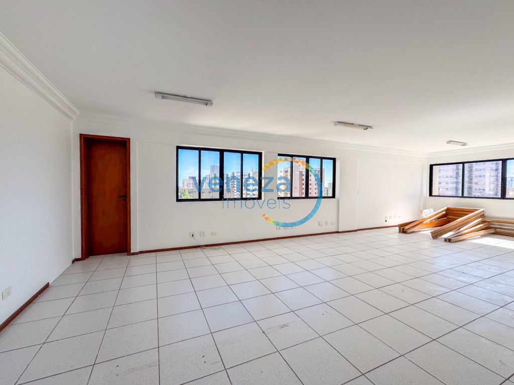 Sala para venda no Centro em Londrina com 109,46m² por R$ 350.000,00 - Foto 2