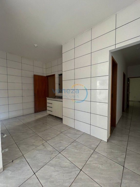 Casa Residencial à venda no bairro Parque Residencial Elizabeth de Londrina com 60.3m<sup>2</sup> útil, 2 quartos, 1 vaga de garagem