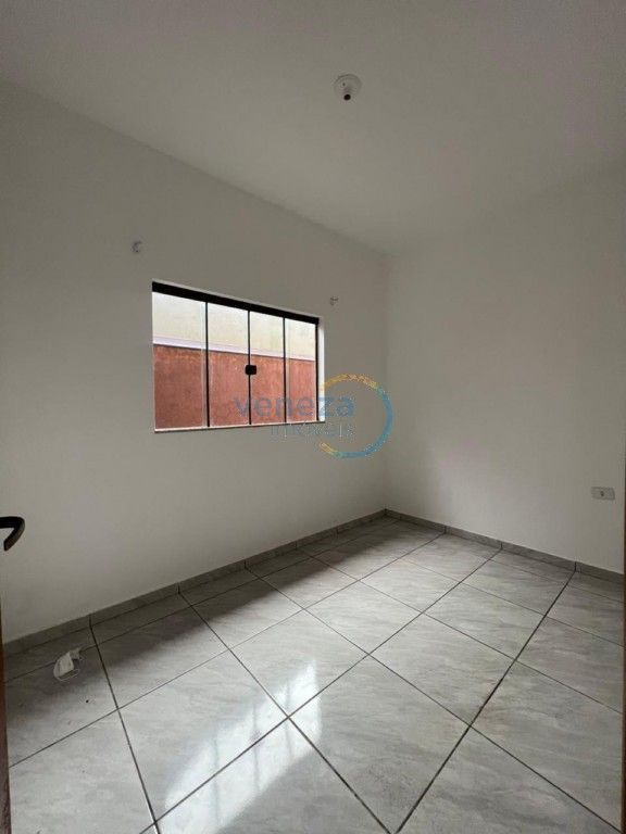 Casa Residencial à venda no bairro Parque Residencial Elizabeth de Londrina com 60.3m<sup>2</sup> útil, 2 quartos, 1 vaga de garagem