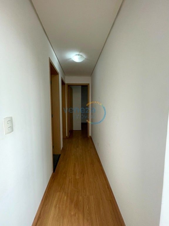 Apartamento à venda no bairro Centro de Londrina com 58.55m<sup>2</sup> útil, 2 quartos, 2 vagas de garagem