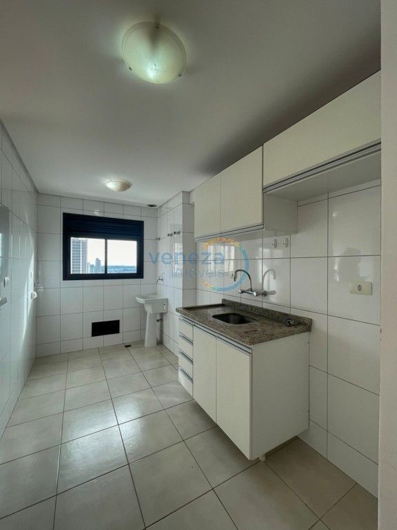 Apartamento à venda no bairro Centro de Londrina com 58.55m<sup>2</sup> útil, 2 quartos, 2 vagas de garagem