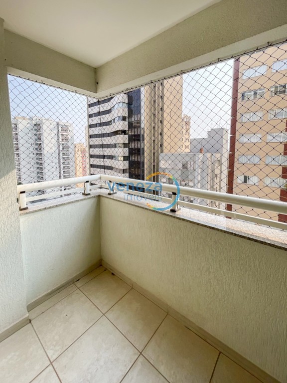 Apartamento à venda no bairro Centro de Londrina com 86.94m<sup>2</sup> útil, 3 quartos, 2 vagas de garagem