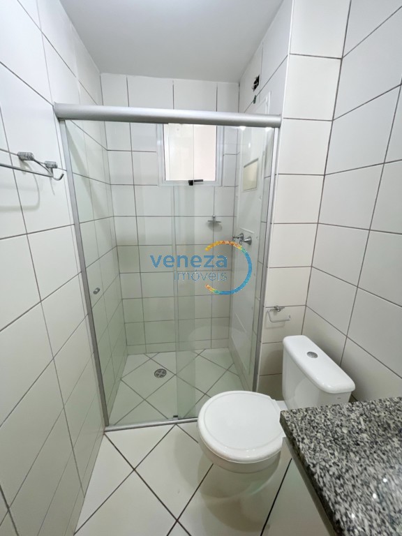 Apartamento à venda no bairro Centro de Londrina com 86.94m<sup>2</sup> útil, 3 quartos, 2 vagas de garagem