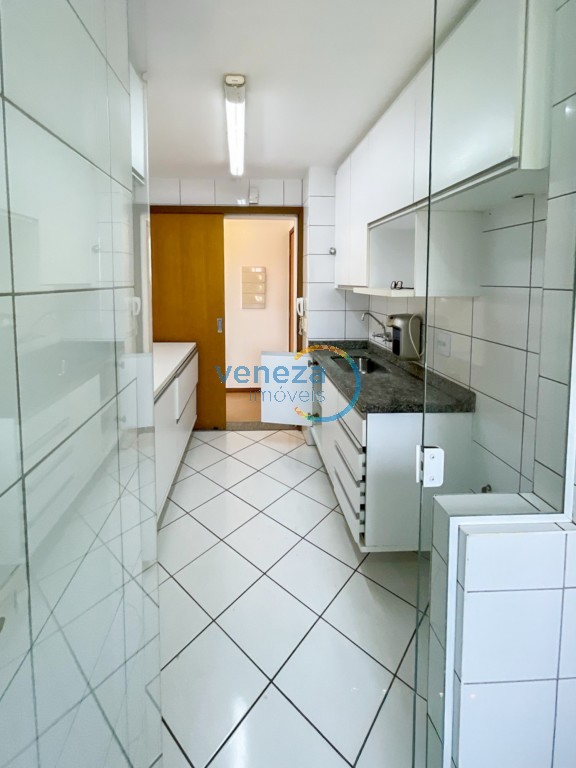 Apartamento à venda no bairro Centro de Londrina com 86.94m<sup>2</sup> útil, 3 quartos, 2 vagas de garagem