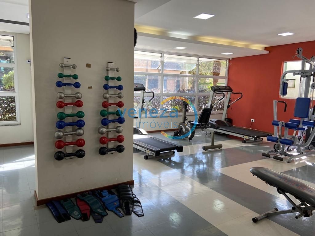 Apartamento à venda no bairro Centro de Londrina com 86.94m<sup>2</sup> útil, 3 quartos, 2 vagas de garagem