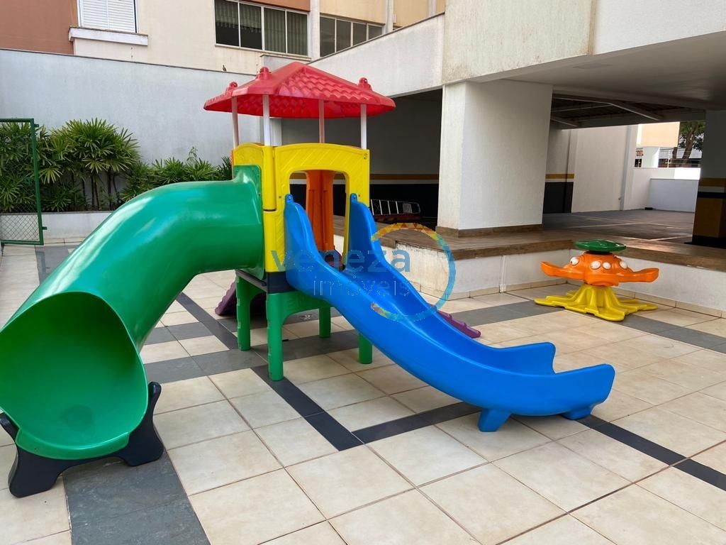 Apartamento à venda no bairro Centro de Londrina com 86.94m<sup>2</sup> útil, 3 quartos, 2 vagas de garagem