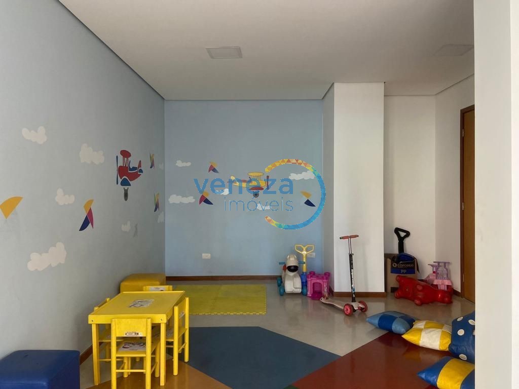 Apartamento à venda no bairro Centro de Londrina com 86.94m<sup>2</sup> útil, 3 quartos, 2 vagas de garagem