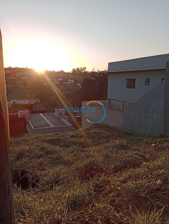 Terreno à venda no bairro Universidade de Londrina com 250m<sup>2</sup> total