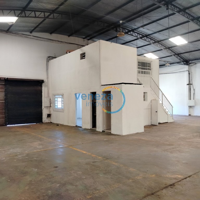 Barracão para locação no bairro Nova de Londrina com 900m<sup>2</sup> útil, 1 vaga de garagem