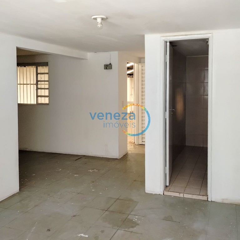 Barracão para locação no bairro Nova de Londrina com 900m<sup>2</sup> útil, 1 vaga de garagem