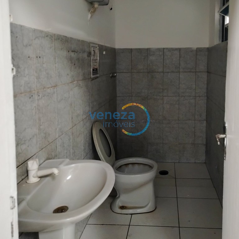 Barracão para locação no bairro Nova de Londrina com 900m<sup>2</sup> útil, 1 vaga de garagem