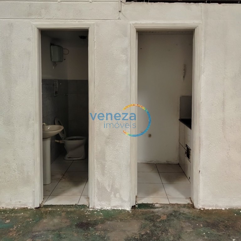 Barracão para locação no bairro Nova de Londrina com 900m<sup>2</sup> útil, 1 vaga de garagem