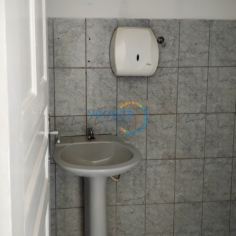 Barracão para locação no bairro Nova de Londrina com 900m<sup>2</sup> útil, 1 vaga de garagem