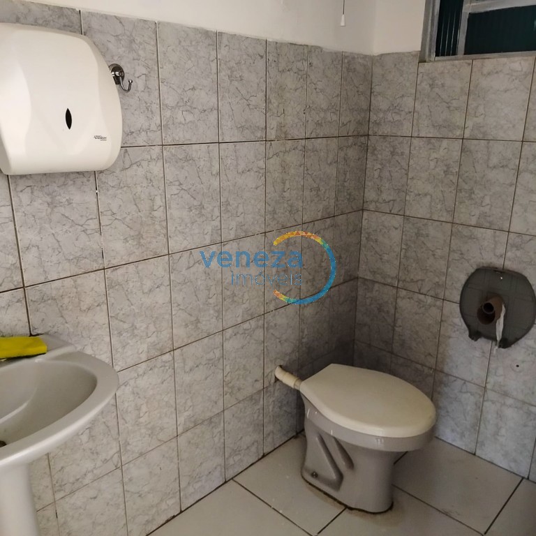 Barracão para locação no bairro Nova de Londrina com 900m<sup>2</sup> útil, 1 vaga de garagem