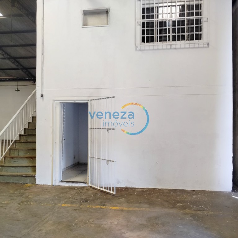 Barracão para locação no bairro Nova de Londrina com 900m<sup>2</sup> útil, 1 vaga de garagem