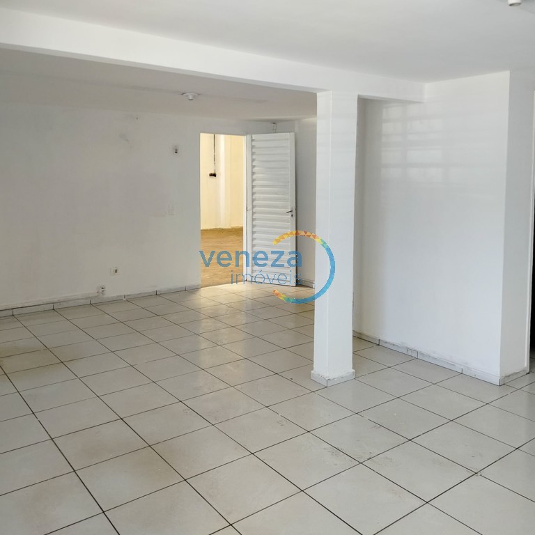 Barracão para locação no bairro Nova de Londrina com 900m<sup>2</sup> útil, 1 vaga de garagem