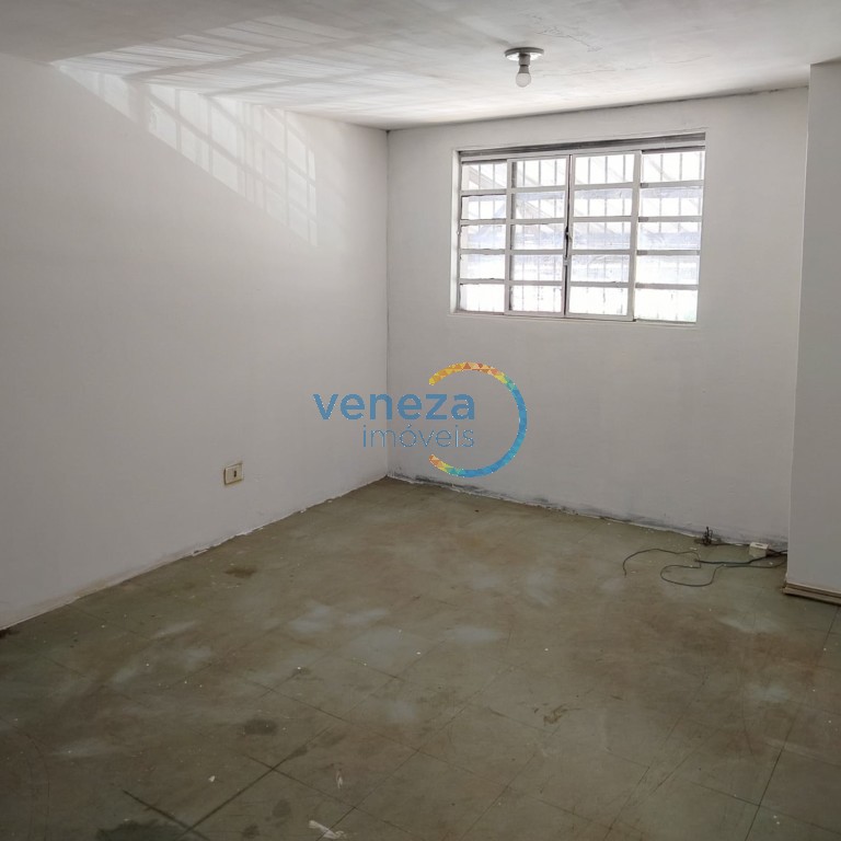 Barracão para locação no bairro Nova de Londrina com 900m<sup>2</sup> útil, 1 vaga de garagem