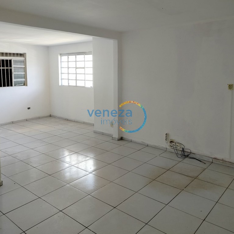 Barracão para locação no bairro Nova de Londrina com 900m<sup>2</sup> útil, 1 vaga de garagem