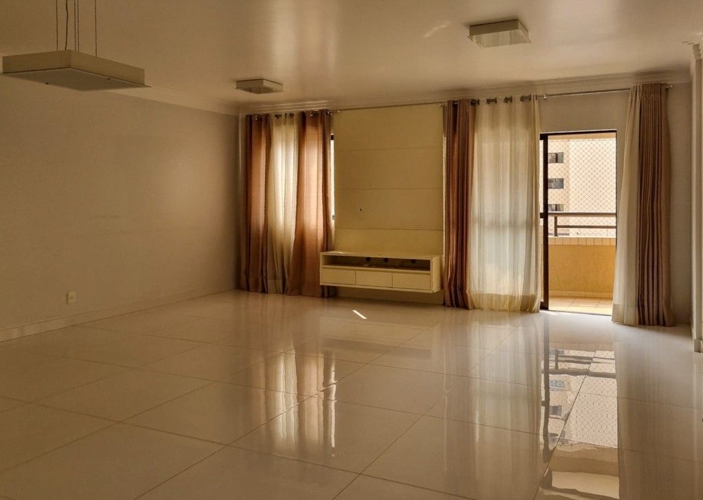 Apartamento para venda no Centro em Londrina com 187,87m² por R$ 580.000,00