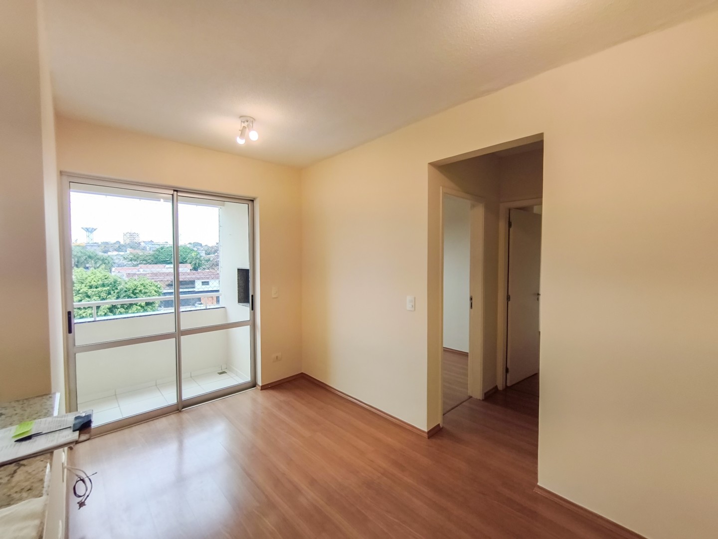 Apartamento para locacao no Jardim Morumbi em Londrina com 70m² por R$ 2.100