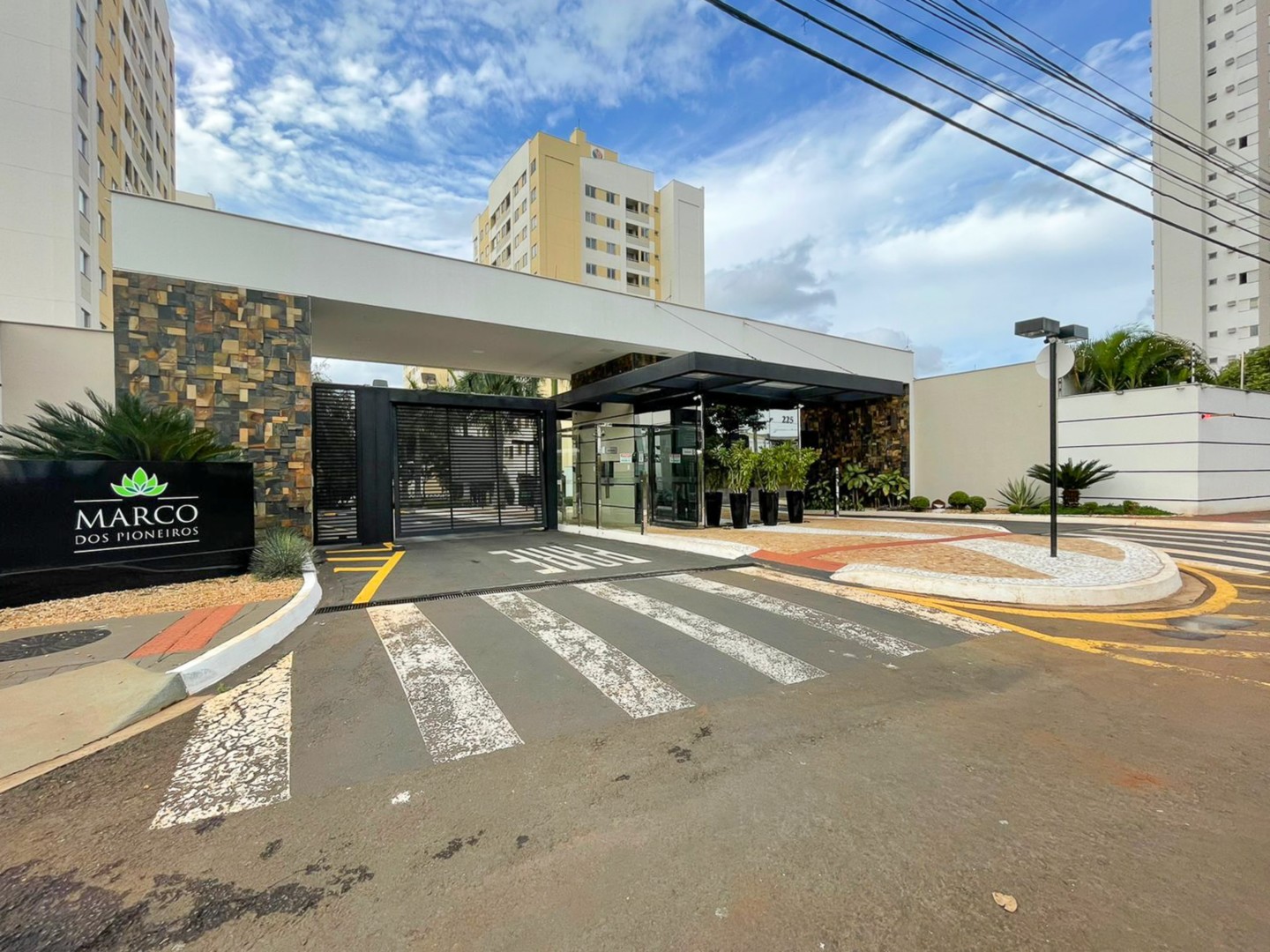 Apartamento para locacao no Jardim Morumbi em Londrina com 70m² por R$ 2.100