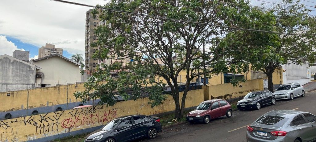 Terreno para venda no Brasil em Londrina com 508,78m² por R$ 1.600.000,00