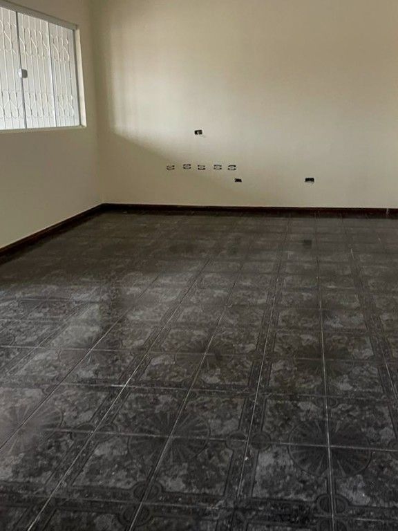 Casa Residencial para venda no Ernani de Moura Lima em Londrina com 200m² por R$ 297.000,00
