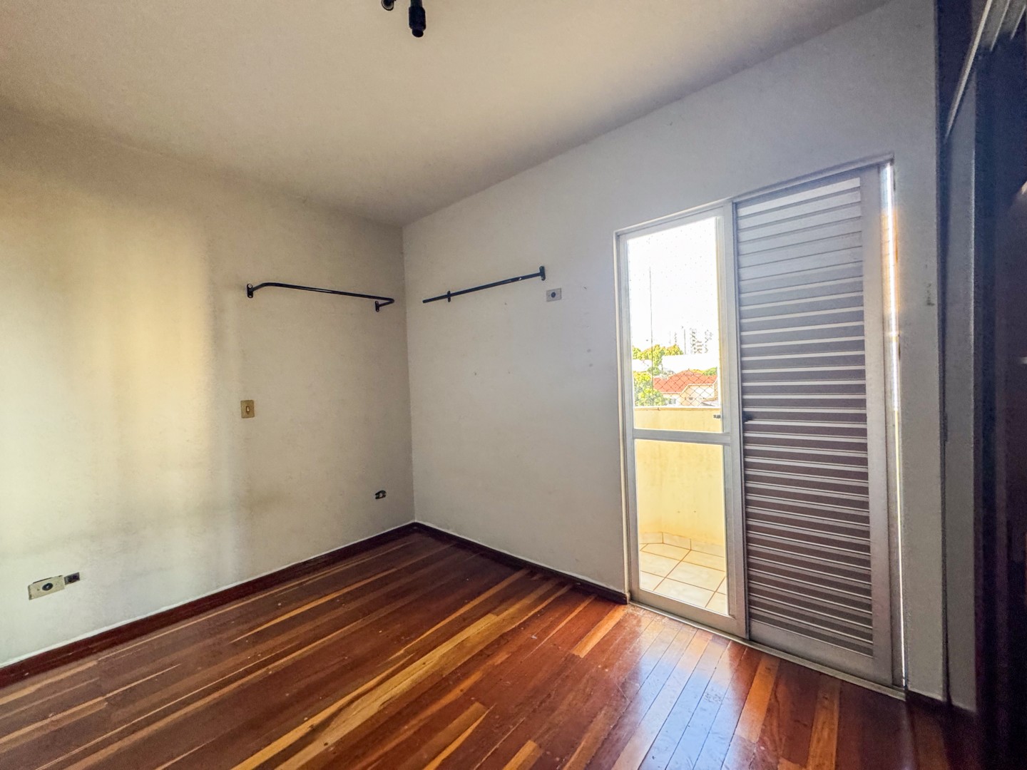Apartamento para locação no bairro Vila Ipiranga de Londrina - Foto 17