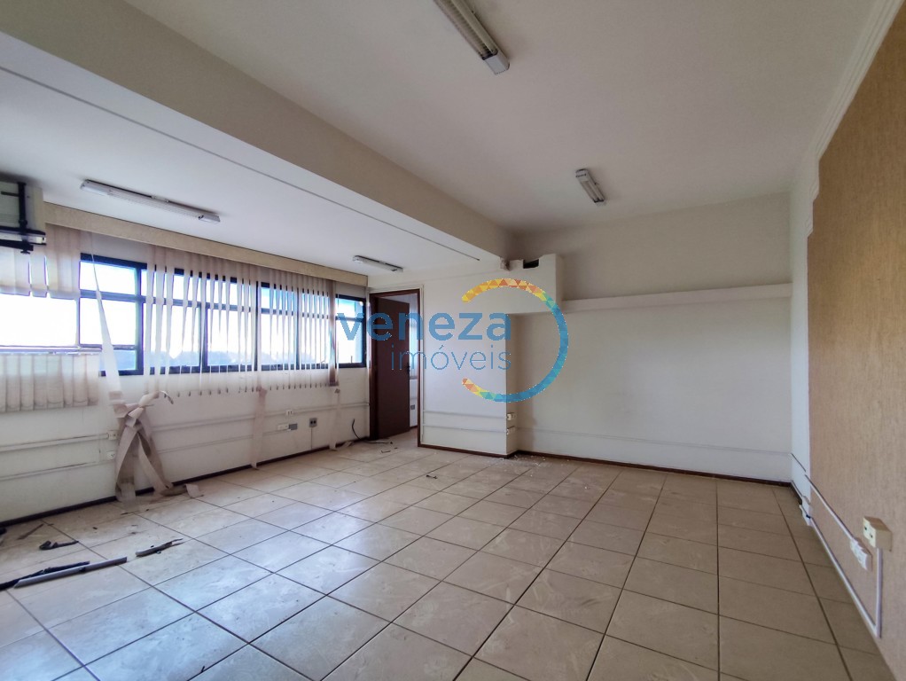 Barracão_salão_loja para venda no Vitoria em Londrina com 244,41m² por R$ 743.000,00