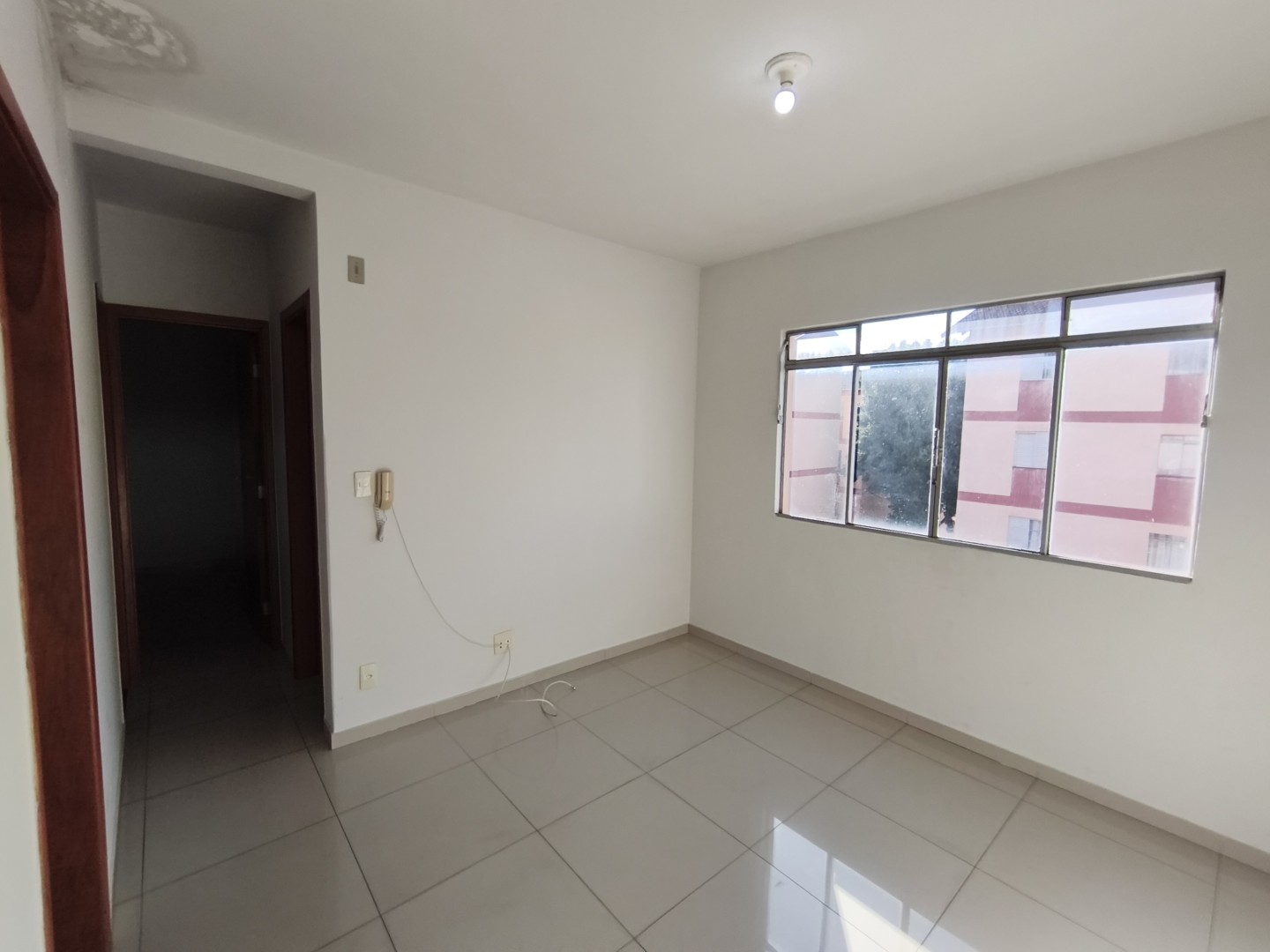 Apartamento para locacao no Tiete em Londrina com 56,12m² por R$ 1.000  - Foto 2