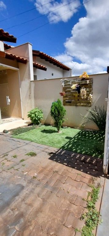 Casa Residencial para venda no Jardim das Palmeiras em Londrina com 76,9m² por R$ 200.000,00