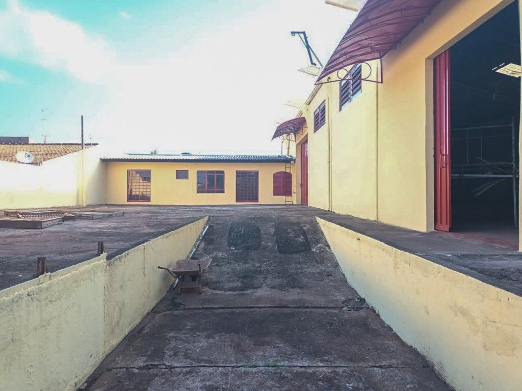 Barracão_salão_loja para locacao no Piza em Londrina com 300m² por R$ 12.500,00